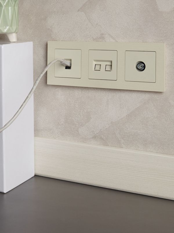Розетка компьютерная двойн. СП RJ45 кат.5E BRITE РК10-2-БрКр механизм беж. IEK BR-K20-1-K10