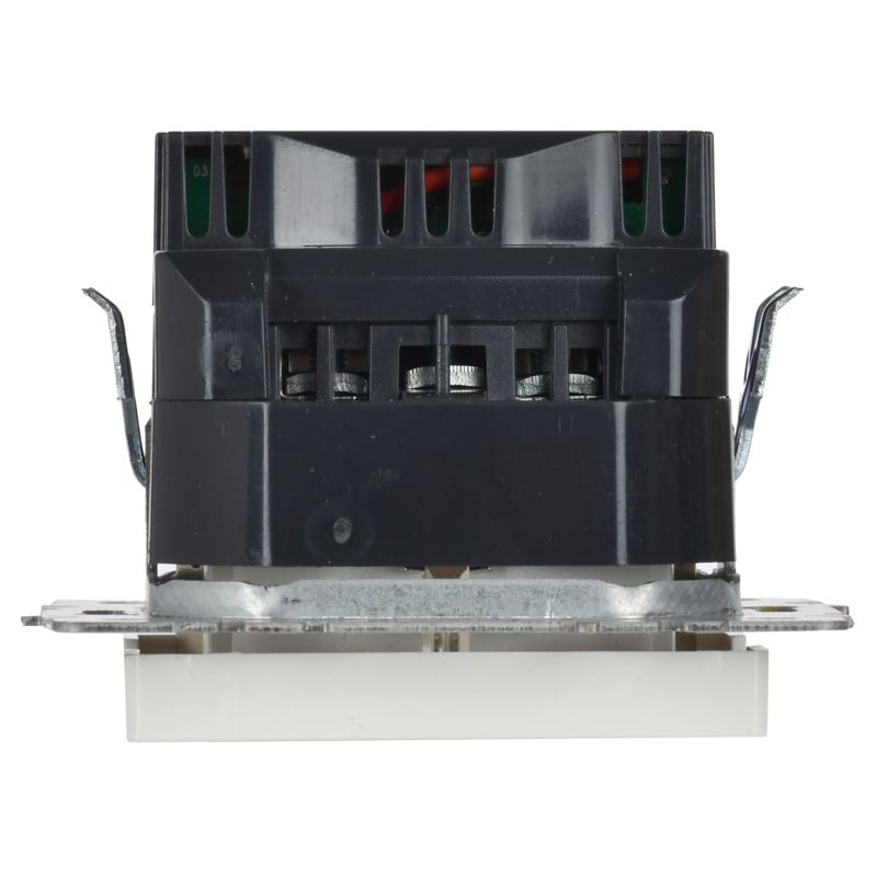 Розетка BRITE РЮш10-1-БрБ 16А с USB A+A 2.1А с заземл. защ. шторки механизм бел. IEK BR-R14-16-U21-D21-K01