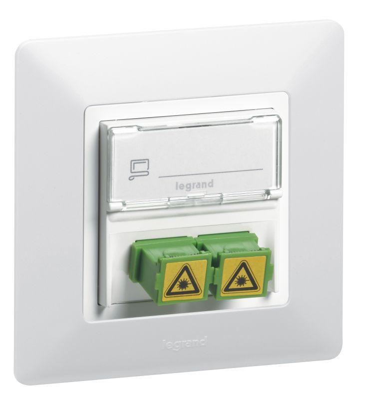 Розетка оптическая Valena Life для подключения оптоволокон. кабелей SC/APC с лицев. панелью механизм бел. Leg 753130