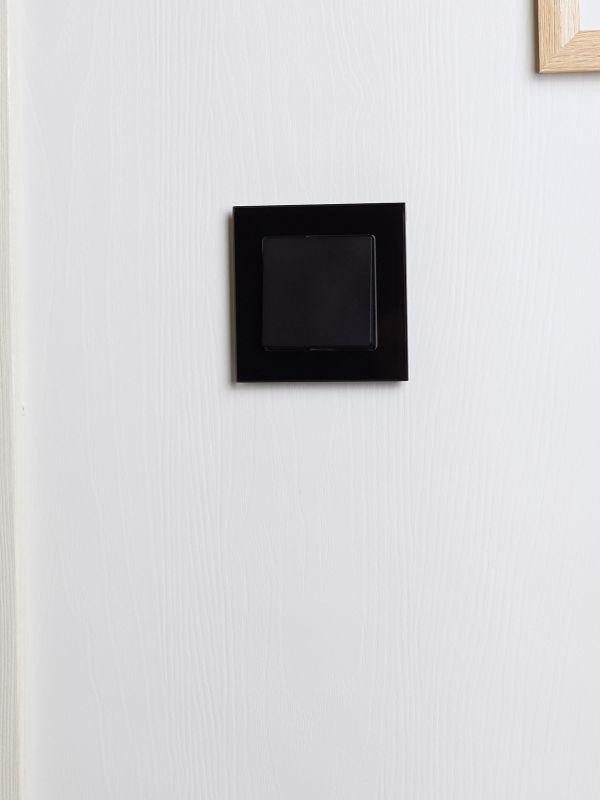 Рамка 1-м BRITE РУ-1-2-БрЧ стекло черн. IEK BR-M12-G-K02