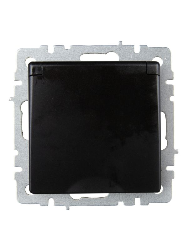 Розетка BRITE РСбш10-3-БрЧ 16А IP20 с заземл. защ. шторки с крышкой механизм черн. IEK BR-R16-16-K02