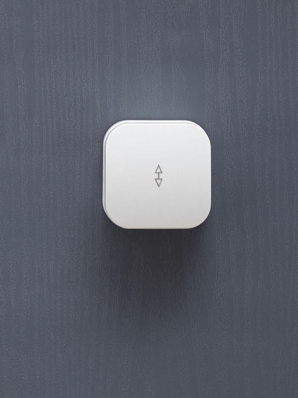 Переключатель проходной 1-кл. ОП GLORY 10А ВСп10-1-0-ХБ бел. IEK EVH12-K01-10