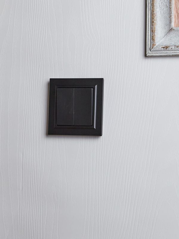 Выключатель 2-кл. СП BRITE ВСР10-2-0-БрЧ 10А в сборе черн. IEK BR-V20-0-10-K02-F