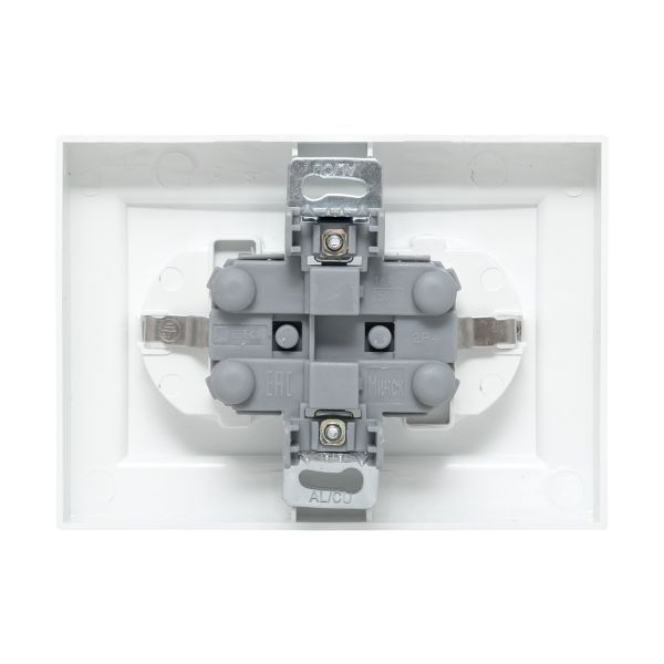 Розетка 2-м СП Минск 16А IP20 с заземл. защ. шторки бел. Basic EKF ERR16-128-100