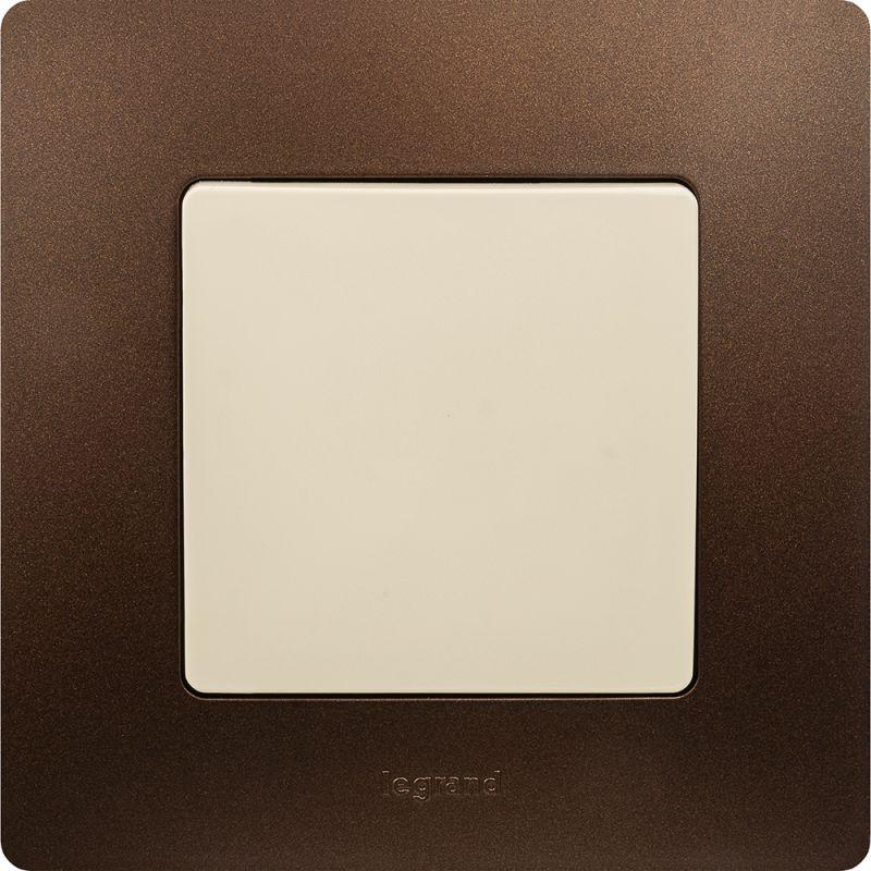 Выключатель 1-кл. СП Etika 10А IP20 250В 10AX безвинтов. зажимы механизм сл. кость IEK 672301