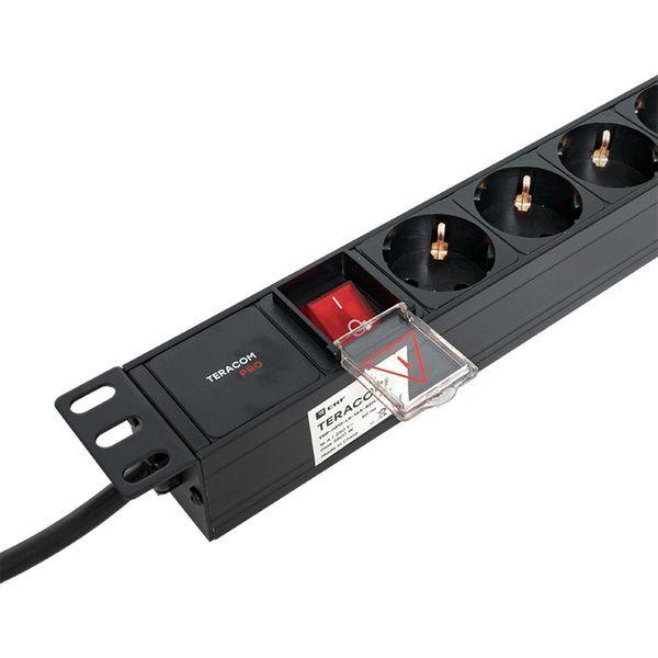 Блок PDU TERACOM PRO 19дюйм 1U 16А/250В 8 роз. Schuko с выключат. шнур 2м 3х1.5кв.мм вилка Schuko корпус алюм. черн. EKF TRP-HPD-LS-16A-8SH-2MSH