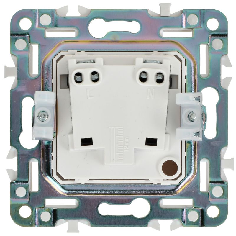 Розетка SKANDY 10А без заземл. без защ. шторок SK-R02W арктич. бел. IEK SK-R10-10-K01
