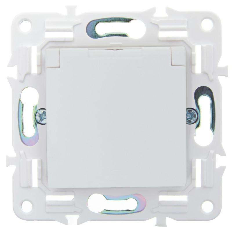 Розетка 1-м SKANDY 16А IP44 с заземл. защ. шторки с крышкой SK-R11W арктич. бел. IEK SK-R16-16-44-K01