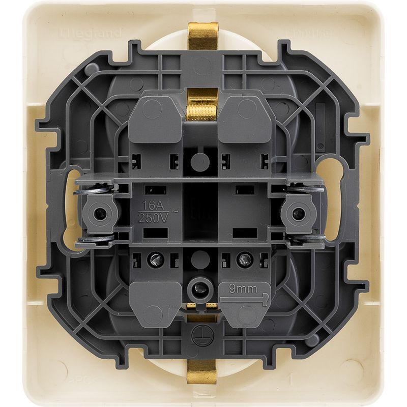 Розетка Inspiria 16А 250В 2х2P+E немецк. стандарт сл. кость IEK 673751