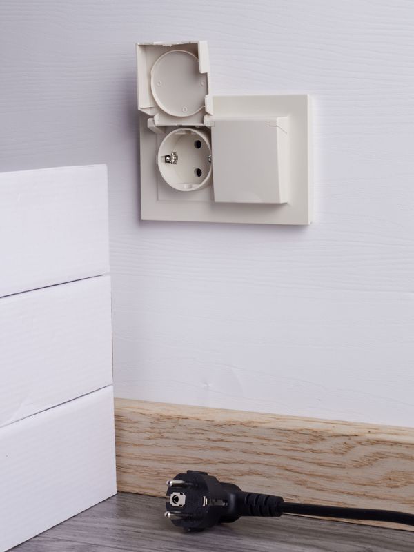 Розетка 2-м СП BRITE РСбш12-3-44-БрКр 16А в сборе IP44 с крышкой беж. IEK BR-R26-16-44-K10-F