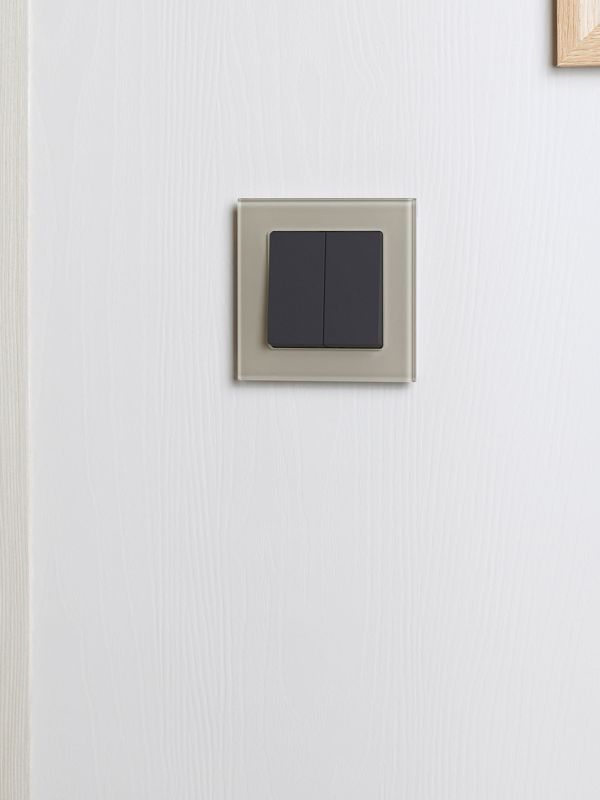 Рамка 1-м BRITE РУ-1-2-БрД стекло дым. IEK BR-M12-G-K30