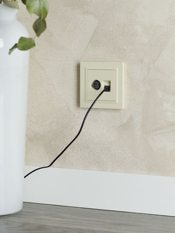 Розетка компьютерная + телевизионная 2-м Brite РТВ/РК12-БрКр RJ45 кат.5E + TV механизм беж. IEK BR-AK20-1-K10