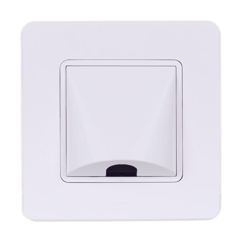 Вывод кабеля Inspiria с зажимом для крепления бел. IEK 673890