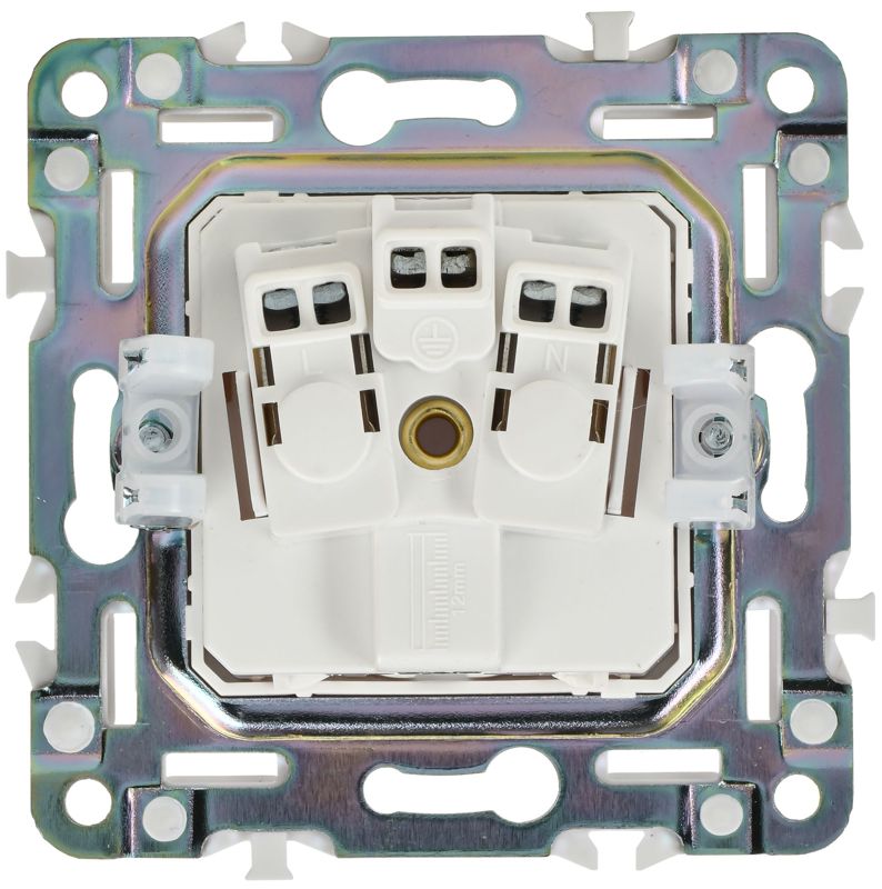 Розетка SKANDY 16А с заземл. без защ. шторок SK-R05W арктич. бел. IEK SK-R11-16-K01