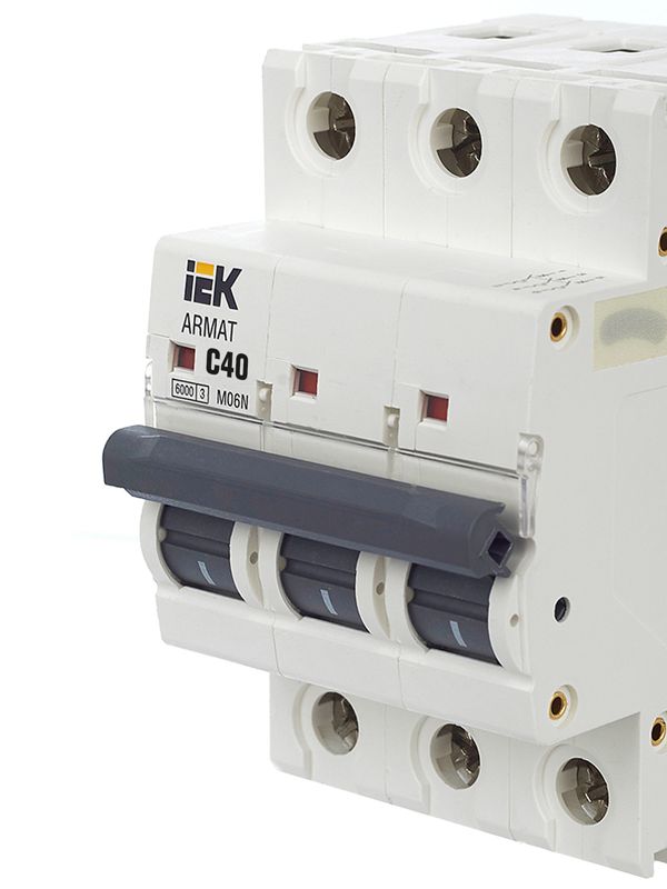 Выключатель автоматический модульный 3п C 40А M06N ARMAT IEK AR-M06N-3-C040