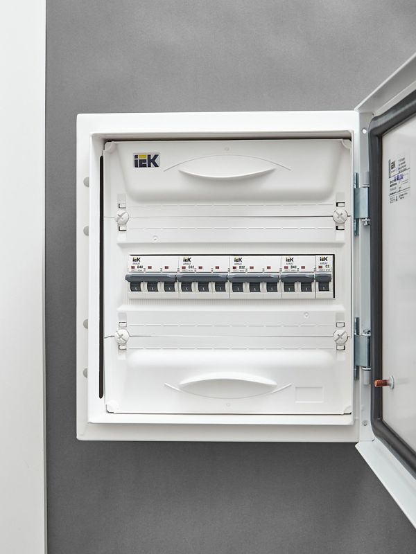 Выключатель автоматический модульный 3п C 32А M10N ARMAT IEK AR-M10N-3-C032