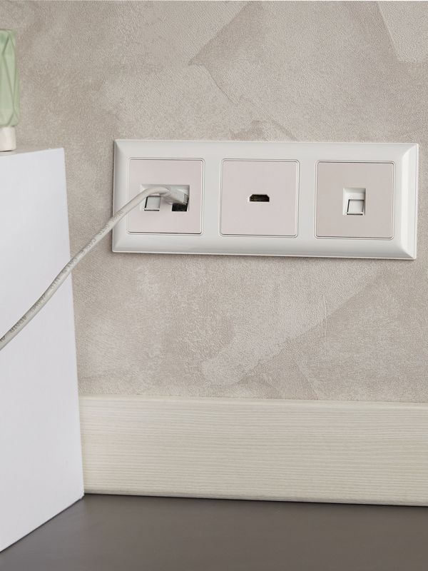 Рамка 3-м BRITE РУ-3-Бр бел./бел. IEK BR-M32-12-K01
