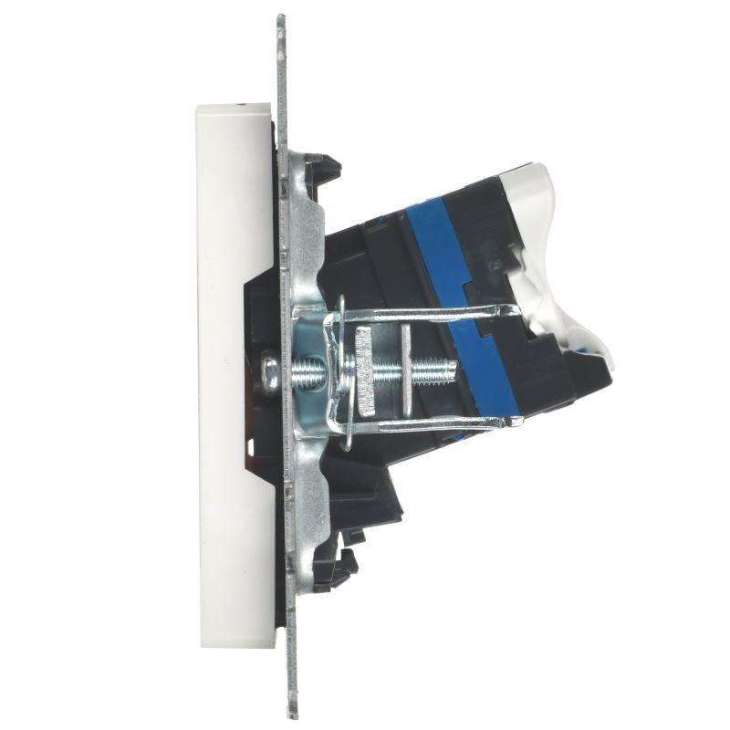 Розетка компьютерная СП RJ45 кат.6 BRITE РК11-БрБ механизм бел. IEK BR-K10-2-K01