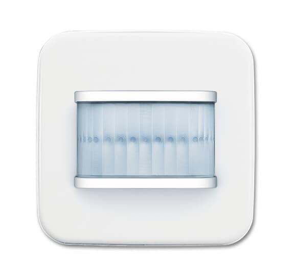 Датчик движения 6122/10-214-500 standart 180 Reflex альп. бел. ABB 2CKA006132A0374