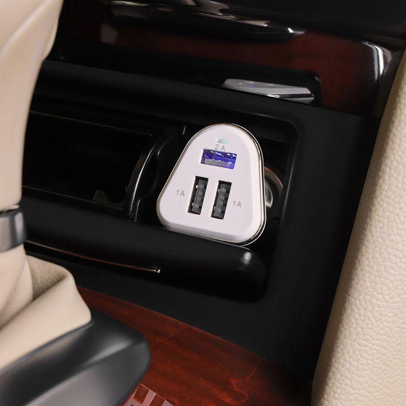 Автозарядка в прикуриватель 3хUSB (АЗУ) 2х1000мА 2100мА бел. Rexant 18-1949