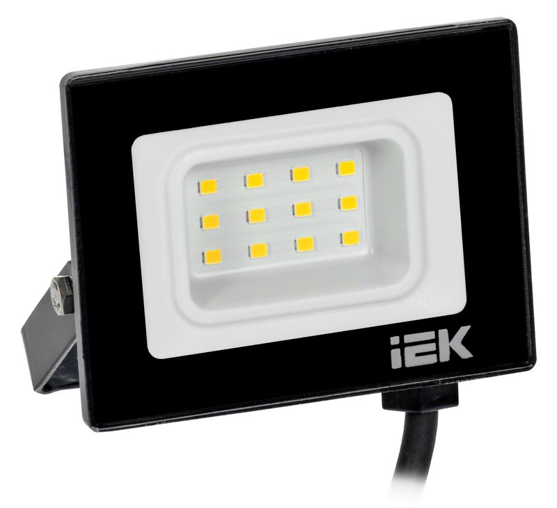 Прожектор светодиодный СДО 06-10 4000К IP65 черн. IEK LPDO601-10-40-K02