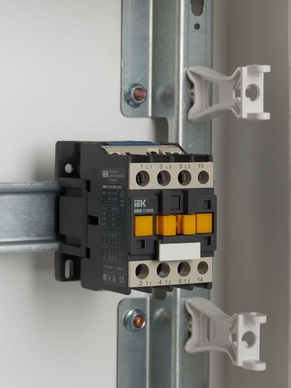 Контактор КМИ-11810 18А 230В/АС3 1НО KARAT IEK KKM11-018-230-10