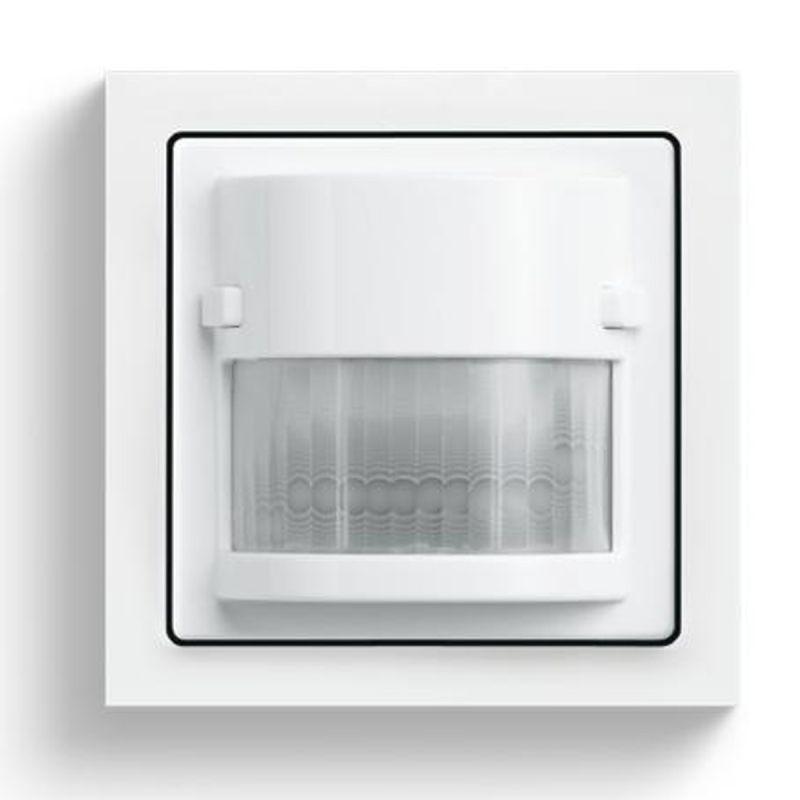 Датчик движения WatchDog 6800-95-104M-507 Комфорт сенсор с мультилинзой basic55 шато-черн. ABB 2CKA006800A2643