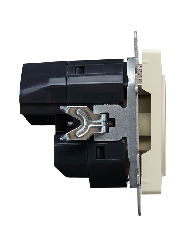 Розетка BRITE РЮш11-1-БрКр 16А с USB A+C 18Вт с заземл. защ. шторки механизм беж. IEK BR-R14-16-U22-018-K10