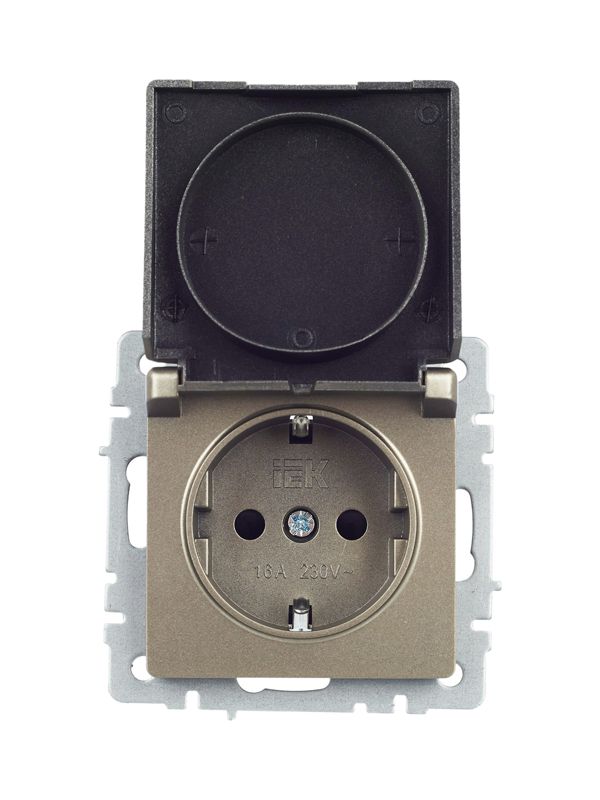 Розетка BRITE РСбш10-3-БрШ 16А IP20 с заземл. защ. шторки с крышкой механизм шампань IEK BR-R16-16-K37