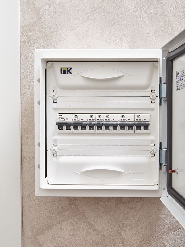 Выключатель автоматический модульный 1п C 63А M06N ARMAT IEK AR-M06N-1-C063