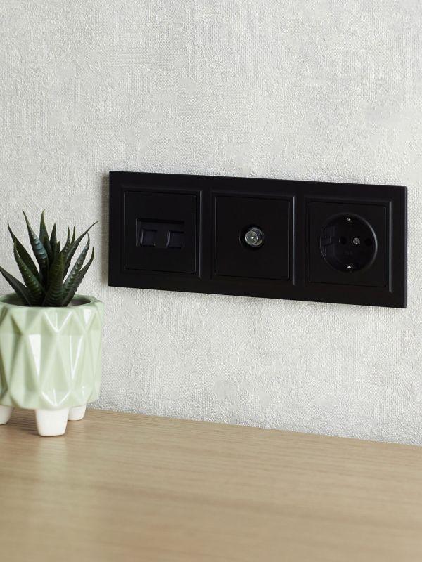 Рамка 3-м BRITE РУ-3-БрЧ черн. IEK BR-M32-K02