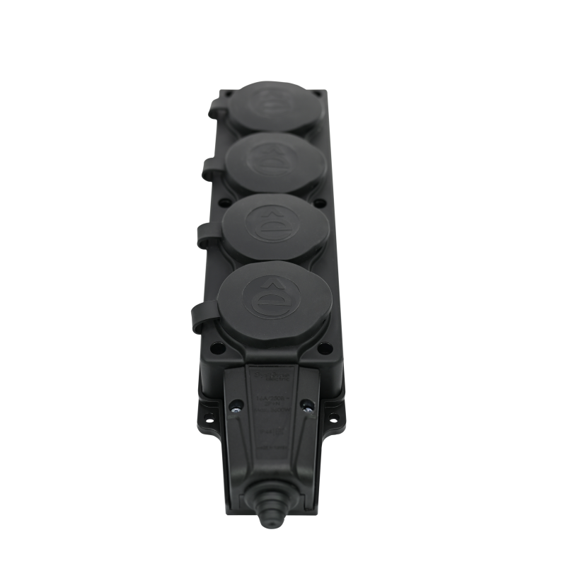 Колодка удлинителя 4-м MultiSet 16А 250В IP44 с заземл. каучук черн. SE MST4104BK