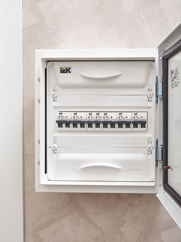 Выключатель автоматический модульный 1п C 25А M06N ARMAT IEK AR-M06N-1-C025
