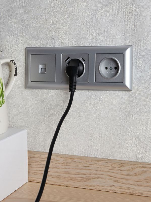 Розетка BRITE РЮш11-1-БрА 16А с USB A+C 18Вт с заземл. защ. шторки механизм алюм. IEK BR-R14-16-U22-018-K47