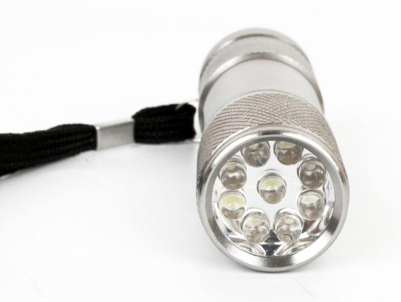 Фонарь UF9LED 3хR03 9LED алюм. металлик (короб) Ultraflash 7903
