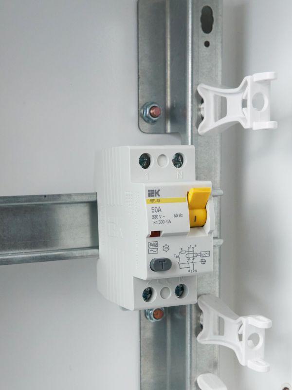 Выключатель дифференциального тока (УЗО) 2п 50А 300мА тип AC ВД1-63 KARAT IEK MDV10-2-050-300