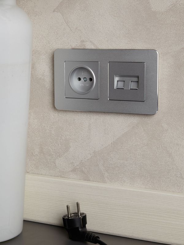 Розетка компьютерная двойн. СП RJ45 кат.5E BRITE РК10-2-БрА механизм алюм. IEK BR-K20-1-K47