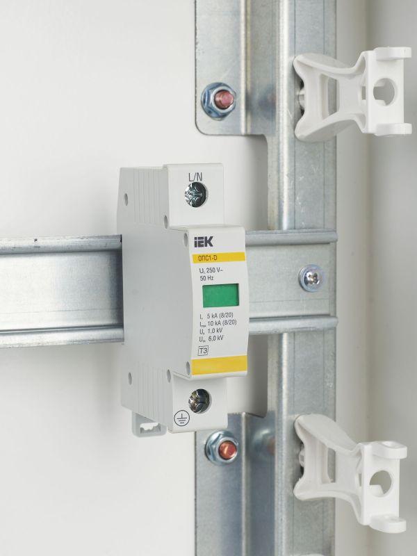 Ограничитель перенапряжения ОПС1-D 1P KARAT IEK MOP20-1-D